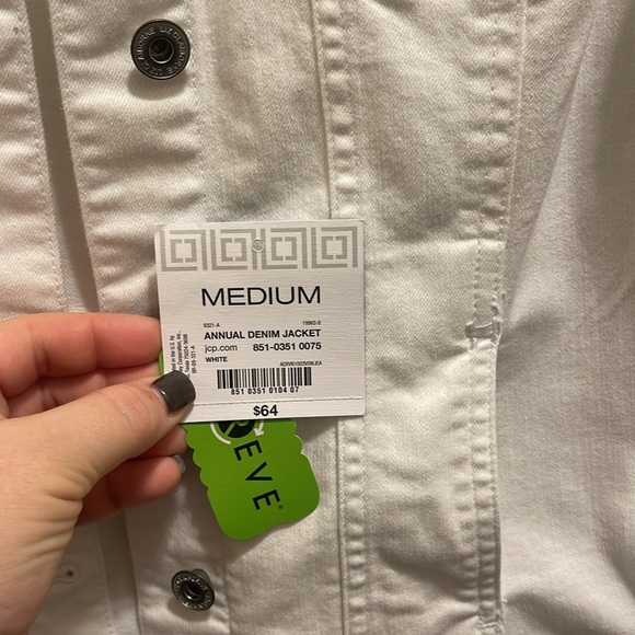 Liz Claiborne Women's White Denim Jacket - Picture 5 of 10
